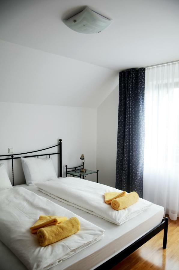 Apartment Galerija Радовлица Экстерьер фото
