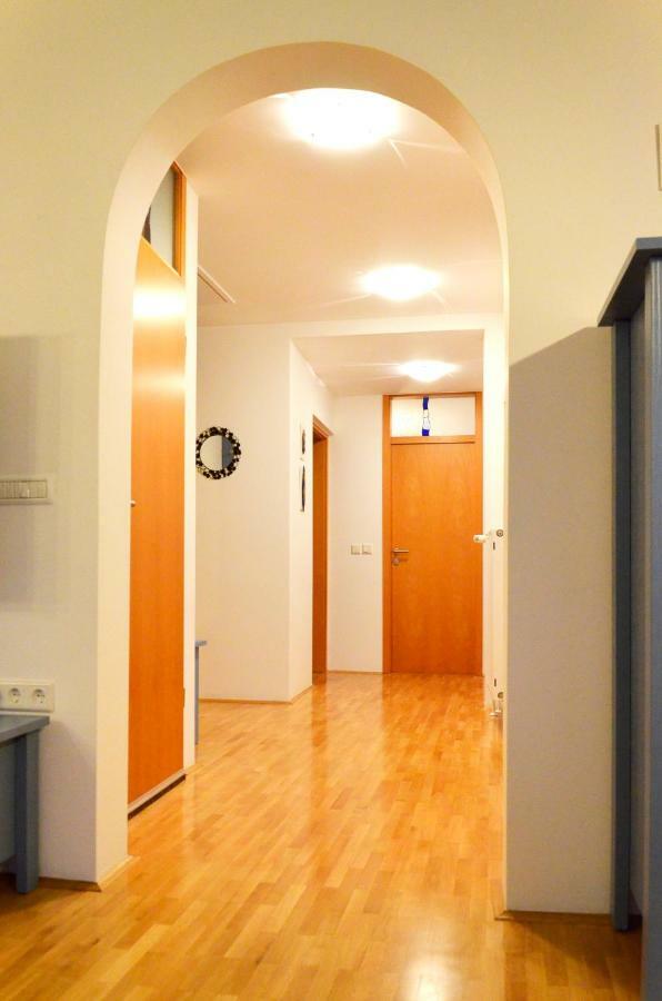 Apartment Galerija Радовлица Экстерьер фото