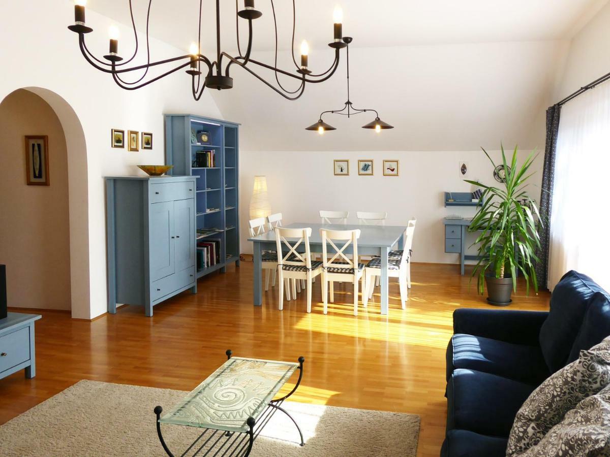 Apartment Galerija Радовлица Экстерьер фото